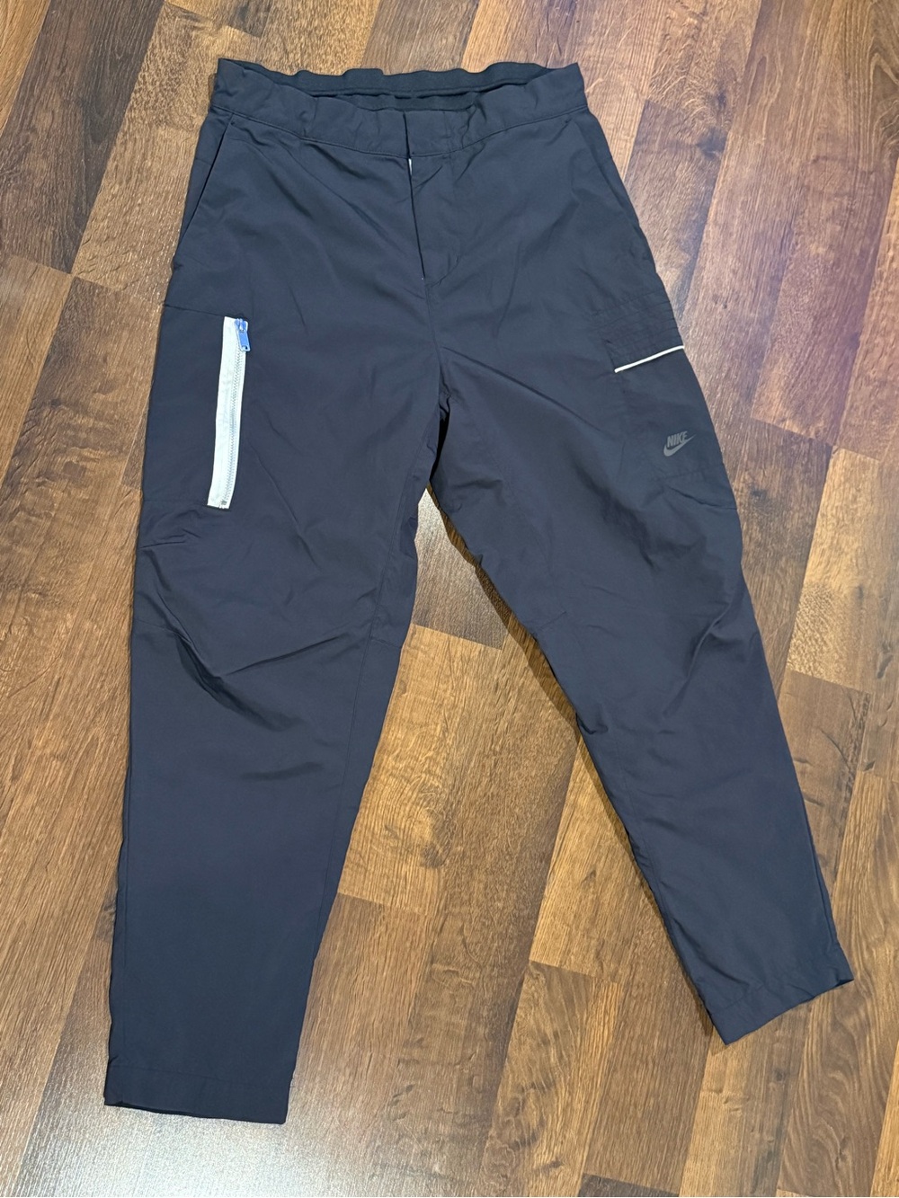 Nike Mens Sportswear Style Essentials Utility Cargo Pants (size MEDIUM)